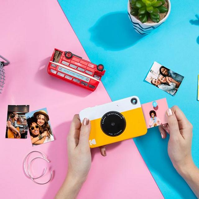 KODAK Printomatic Digital Instant Print Camera