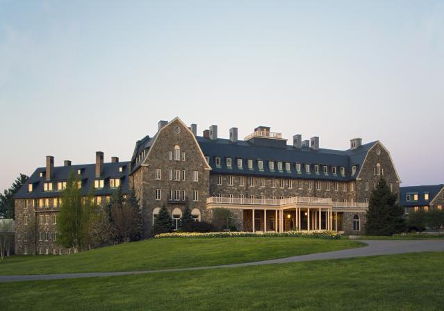 The Wedding Website of Reilly Mullin and Michael Stamas