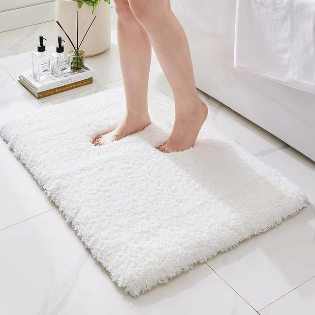 Ruggnovea Bathroom Rugs Non Slip Washable 36x24, Ultra Thick Soft Microfiber Absorbent Bath Mats, High Density Foam Latex Non Slip Backing Bath Rugs, Fluffy Floor Carpet for Tub&Shower, White