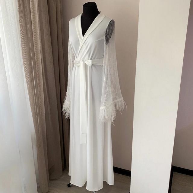 Long bridal robe, ivory pearl tulle robe, maxi bridal robe, wedding day, kimono robe, lace sleeves, boudoir robe