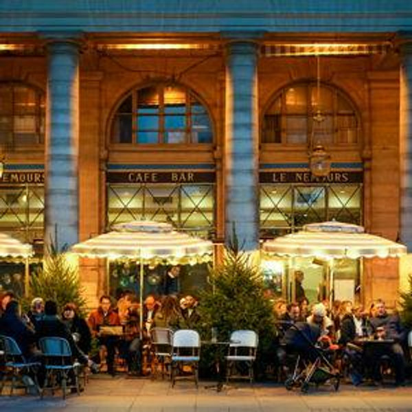 Dinner Date in Paris