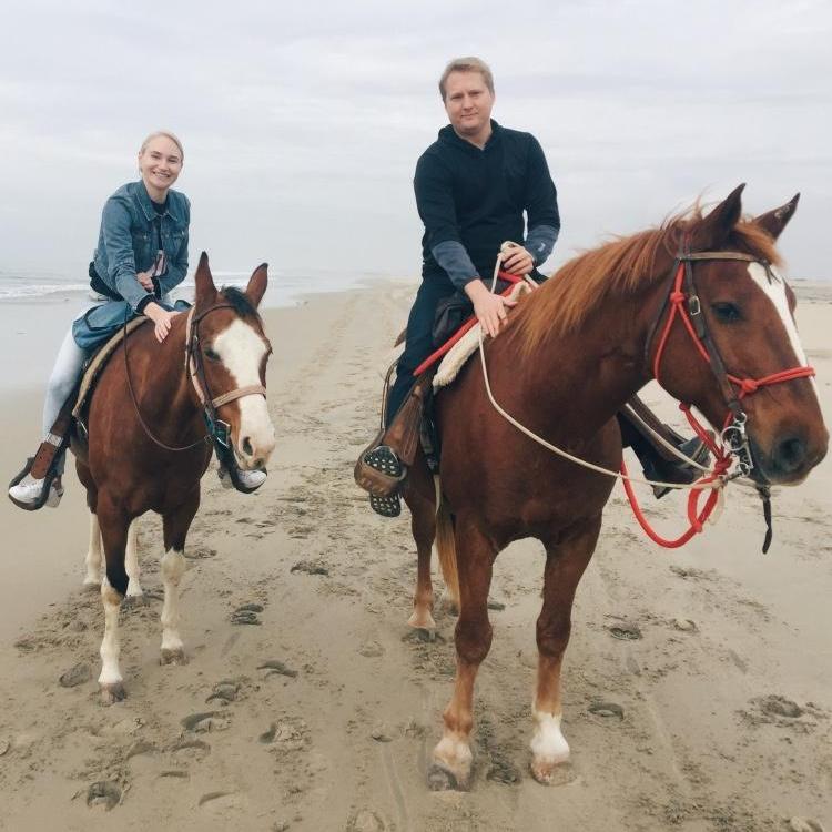 San Diego, Jan'18
Season 5 Episode 2.
The proposal. Just kidding, not yet. 
Filling Janna's bucket list item, horseback riding on the beach. Done.