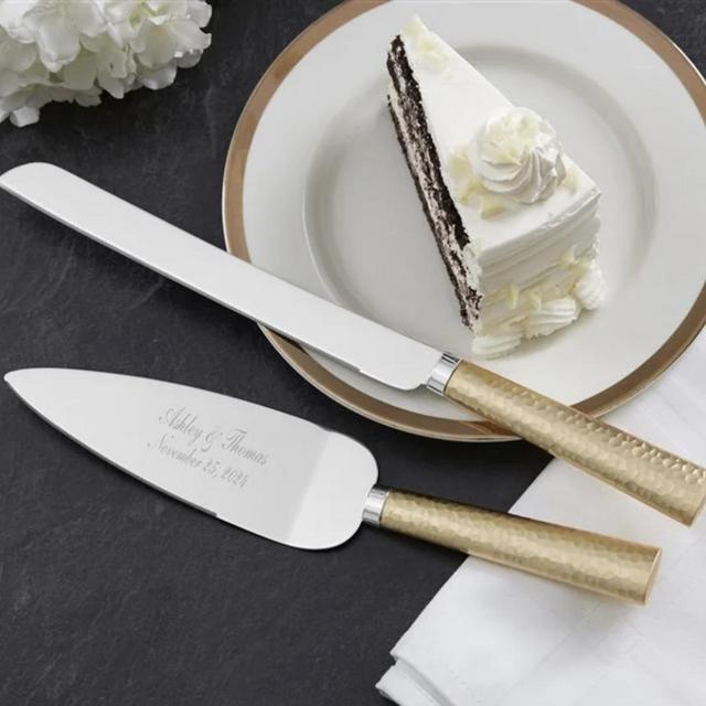 Personalized cake server and knife