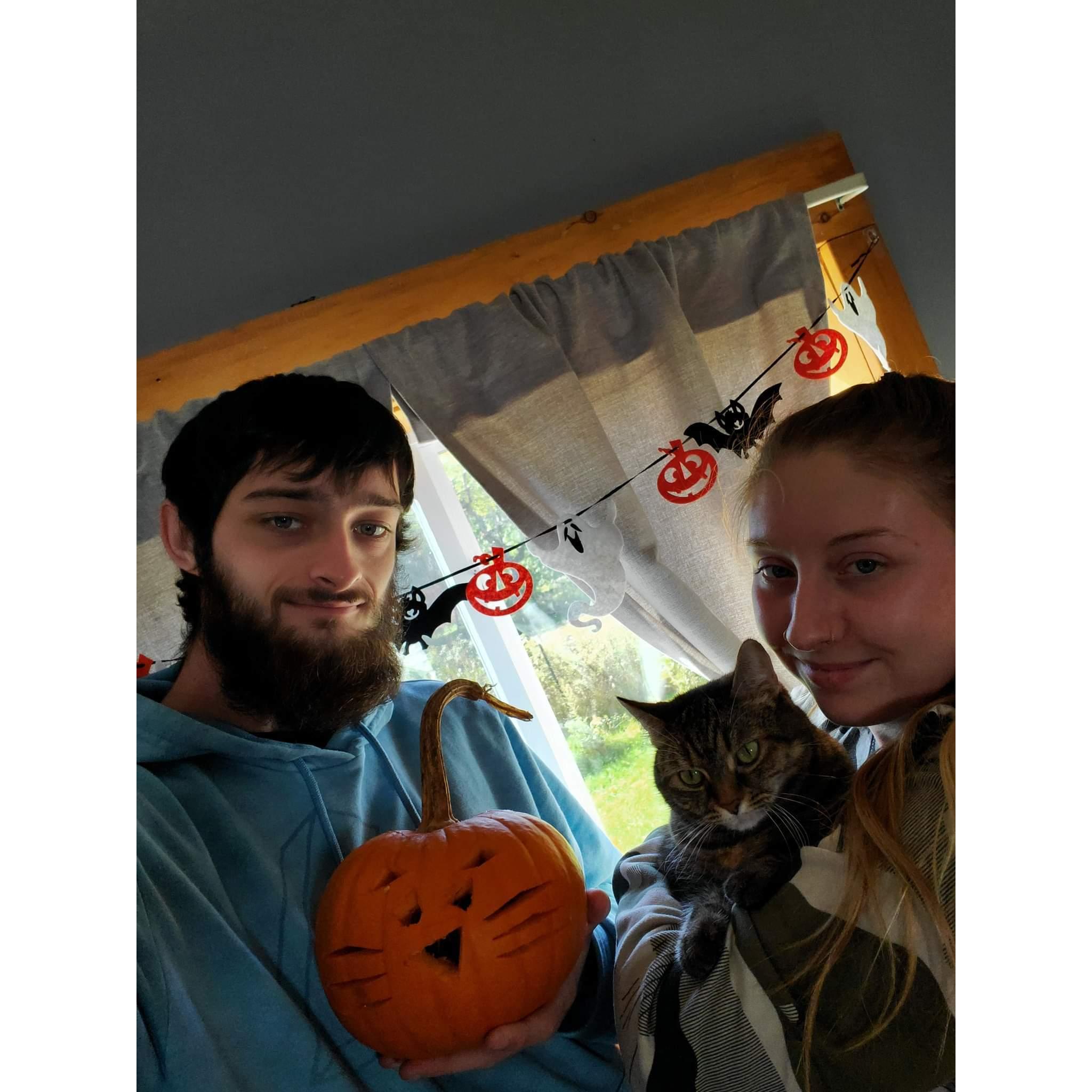 Kiwi got her own Rulf's pumpkin too!