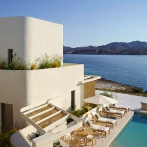 White Pebble Suites Milos
