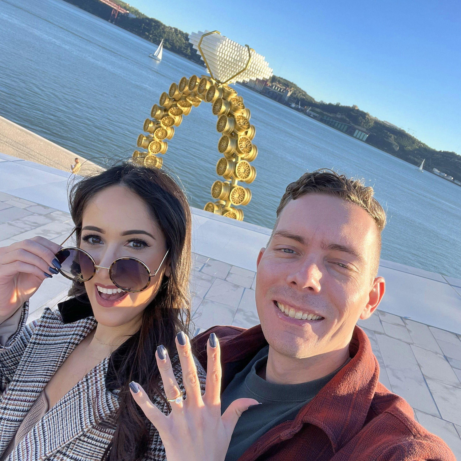 Giant ring statue in Lisbon