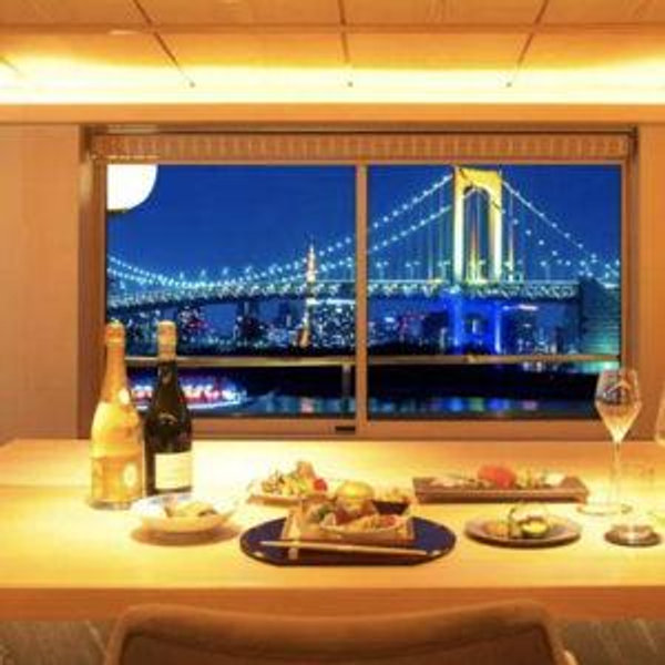 Chartered Private Yacht Dinner in Tokyo Bay
