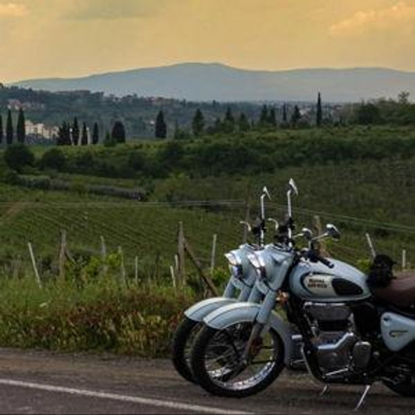 Honeymoon | Motorcycle rental in Italian countryside