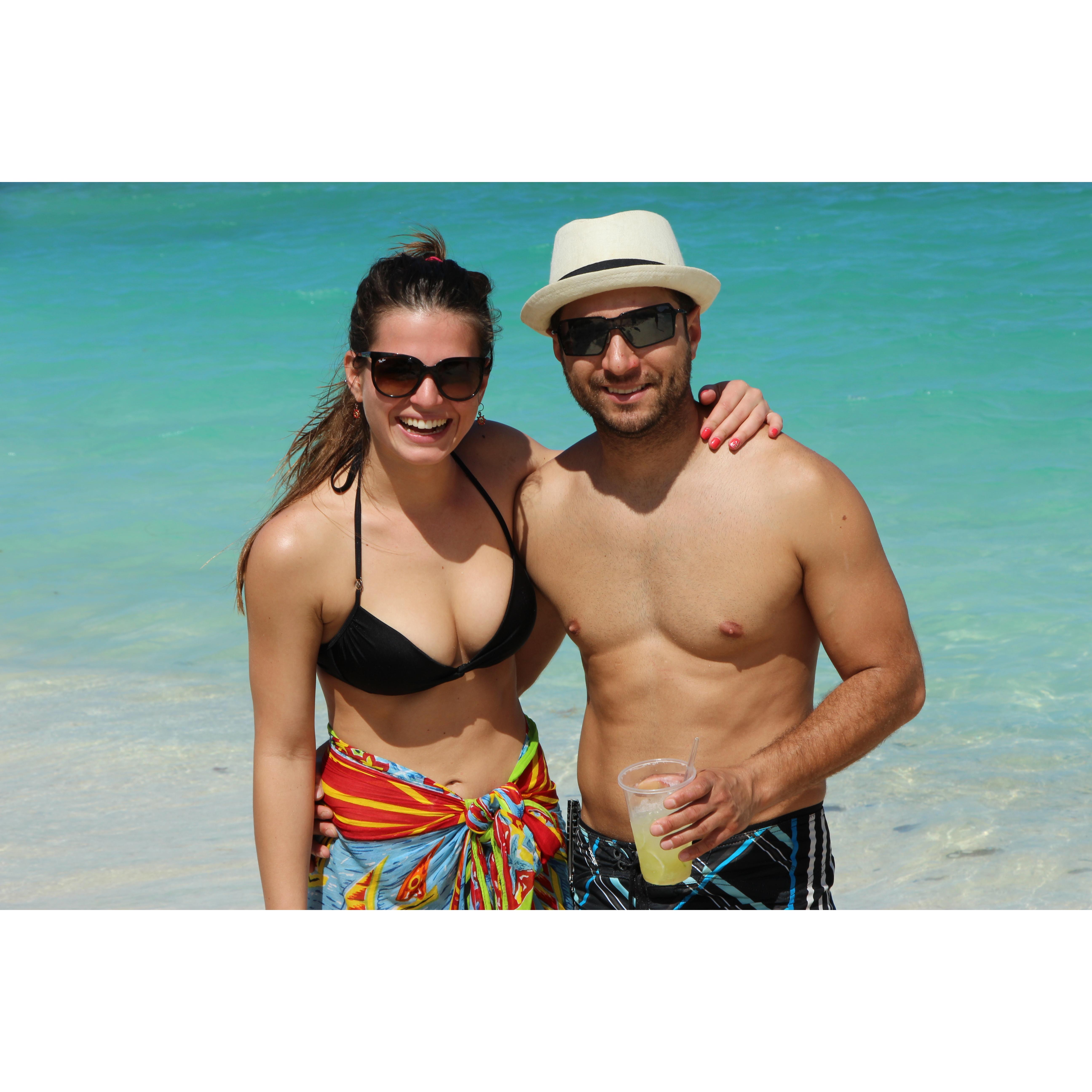 Fazendo o que mais gostamos... curtindo a praia com sol!