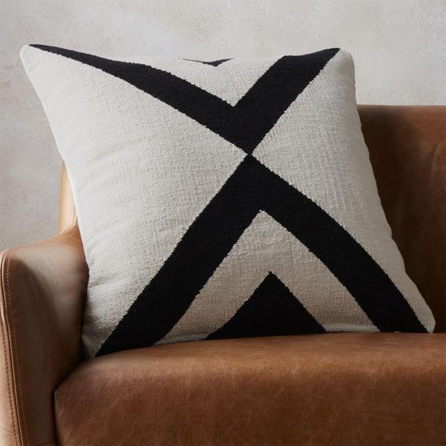 23" xbase pillow with down-alternative insert