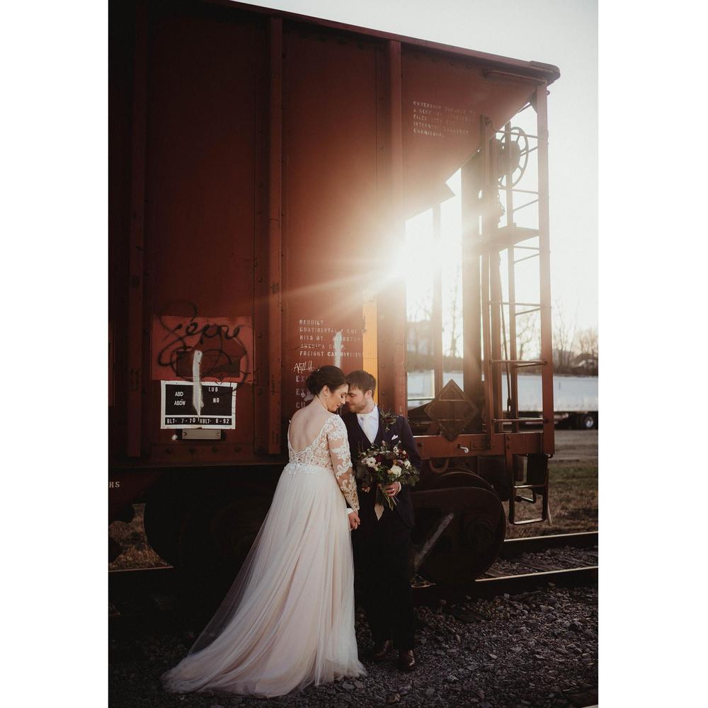 Emily Hussinger and Luke McCutcheon's Wedding Website, image size:1000x1000