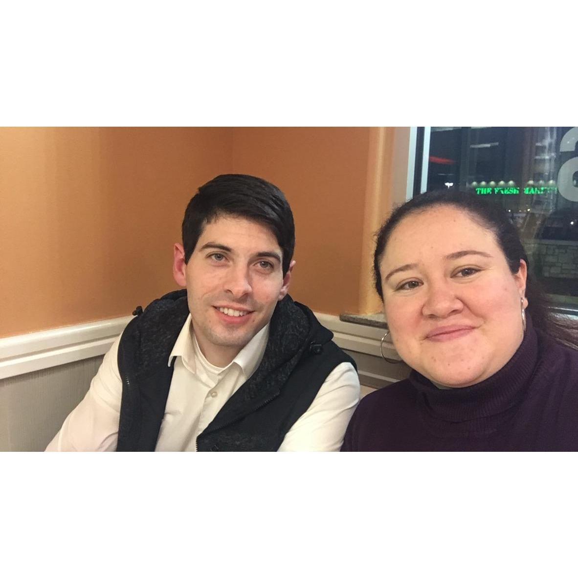 We're both dead in this photo after my Initial research review. After a long day we grabbed burgers & walked out to a flat tire! - Después de la defensa de Dani. Rematamos el día con una llanta baja!