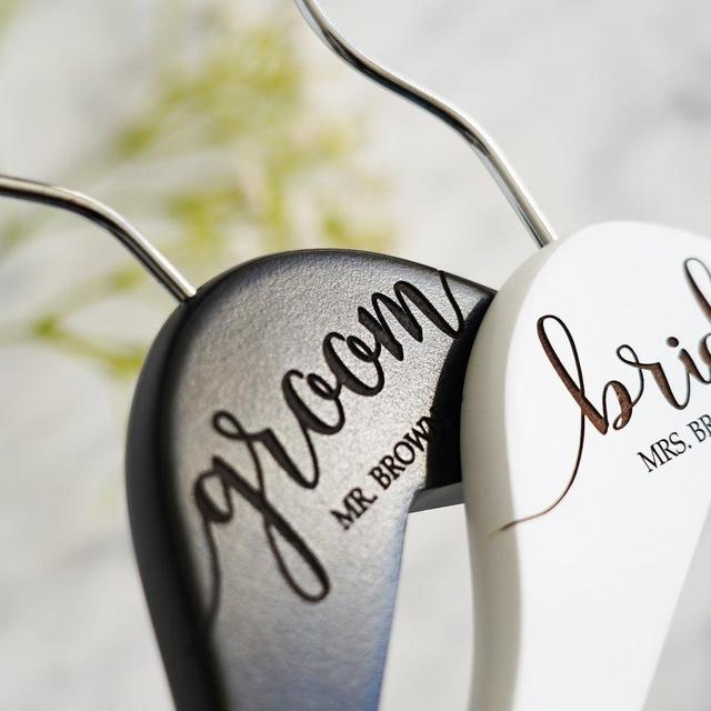 SET of 2 Personalized Hangers - Engraved...
