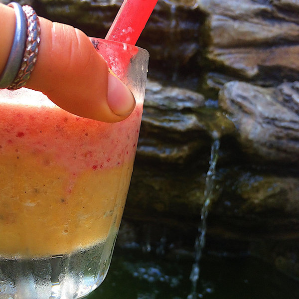 🍯🌙 Smoothie on the NZ beach