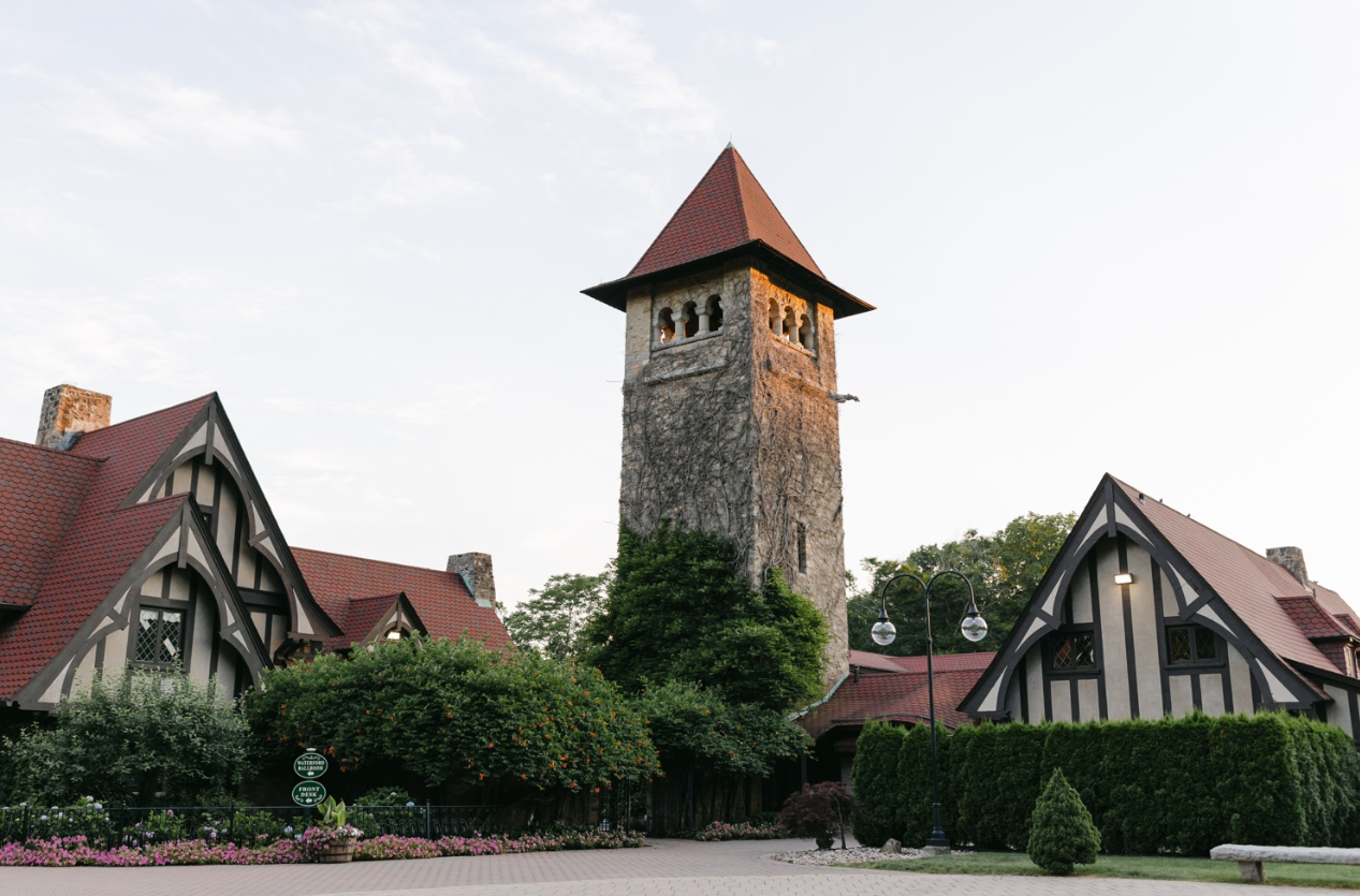 The Wedding Website of Heather Clinton and Dane Morissette
