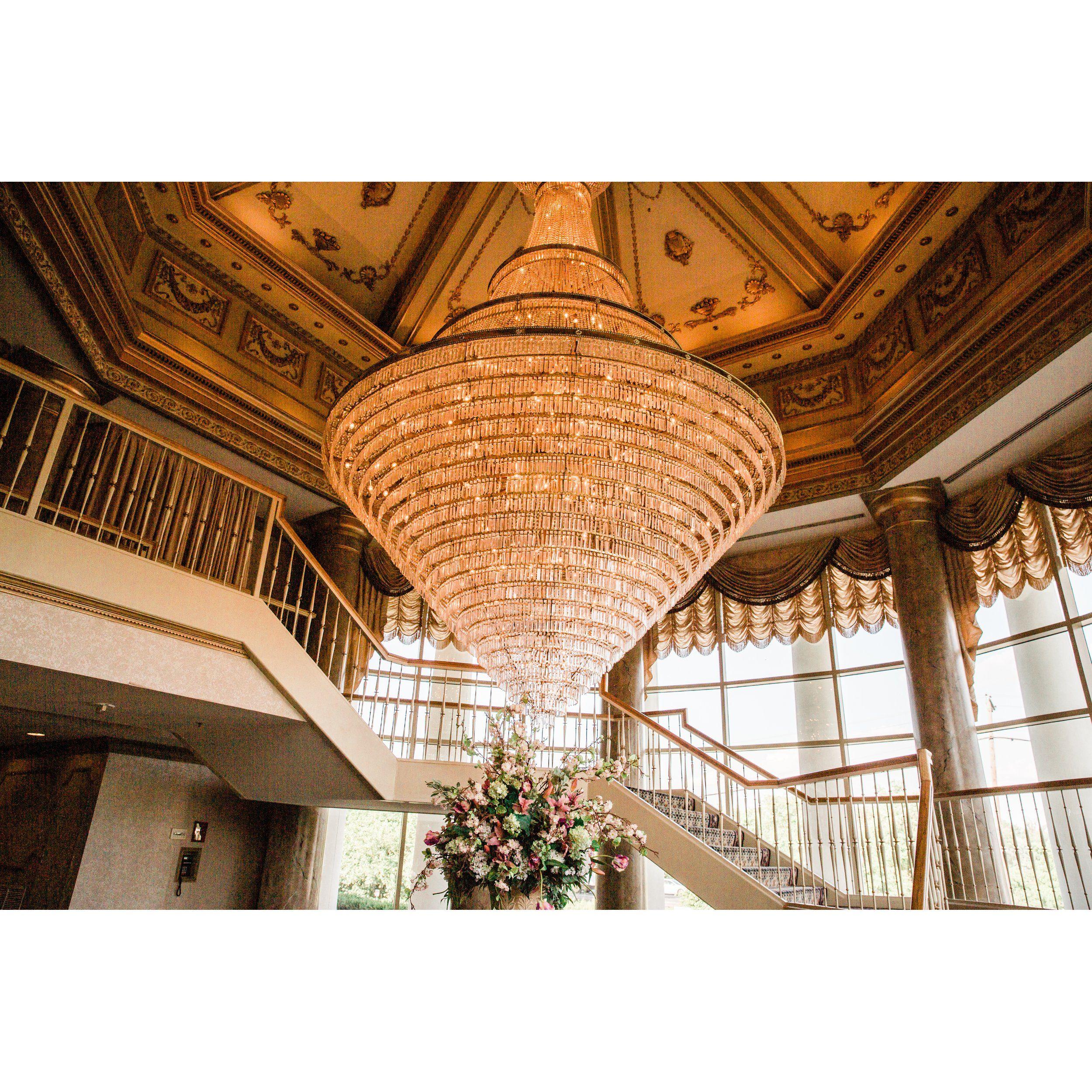 This is inside of the venue. Esto queda dentro del local.