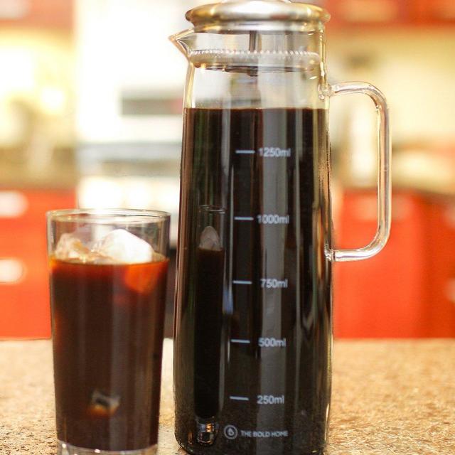 COLD BREW Coffee Maker Glass Pitcher with Easy-clean Filter, Large. Iced Coffee, Iced Tea Brewer and Water Infuser