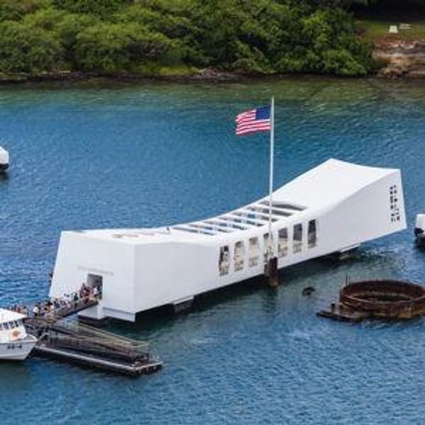 Honeymoon: Pearl Harbor Tour