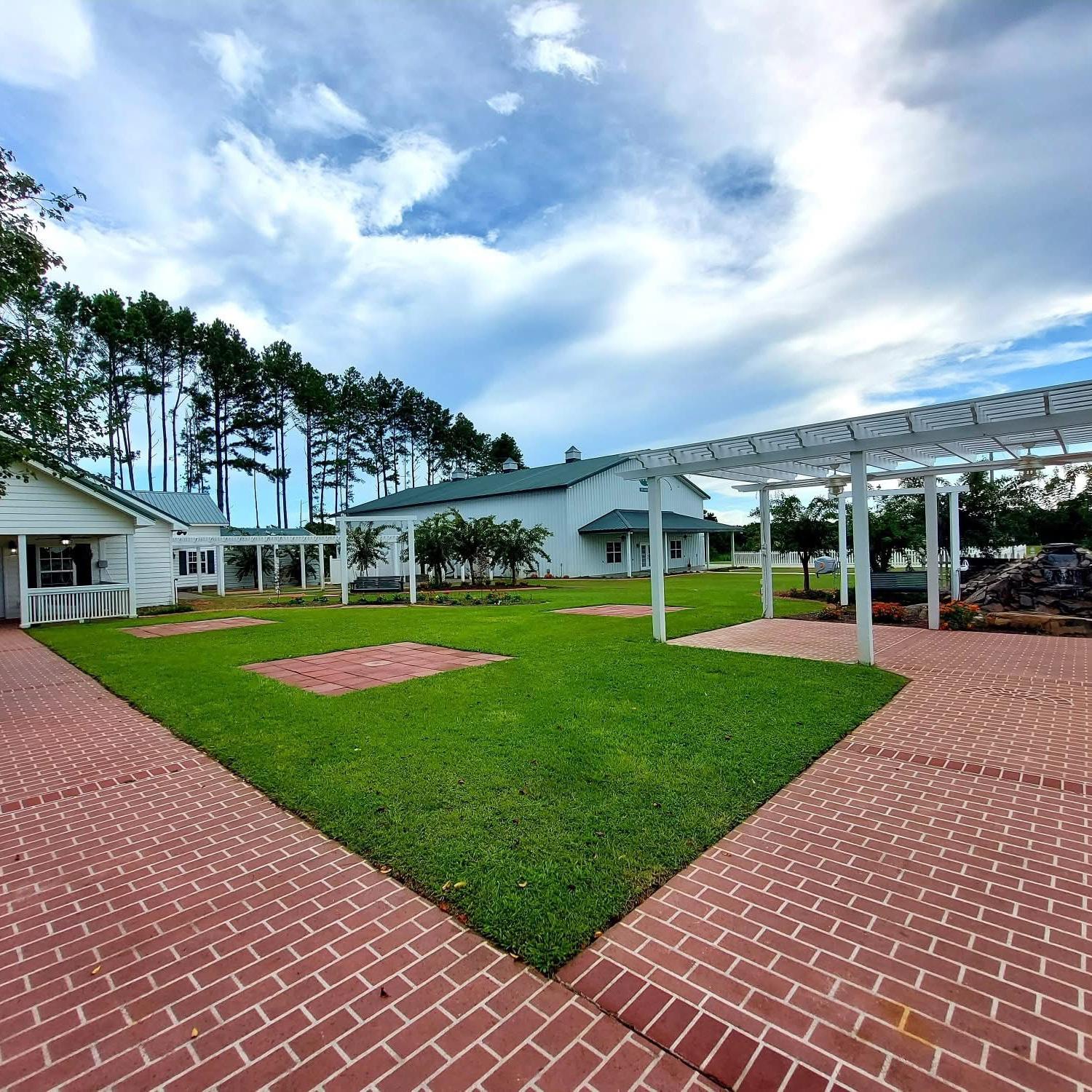 Cocktail hour will be held here 🤍