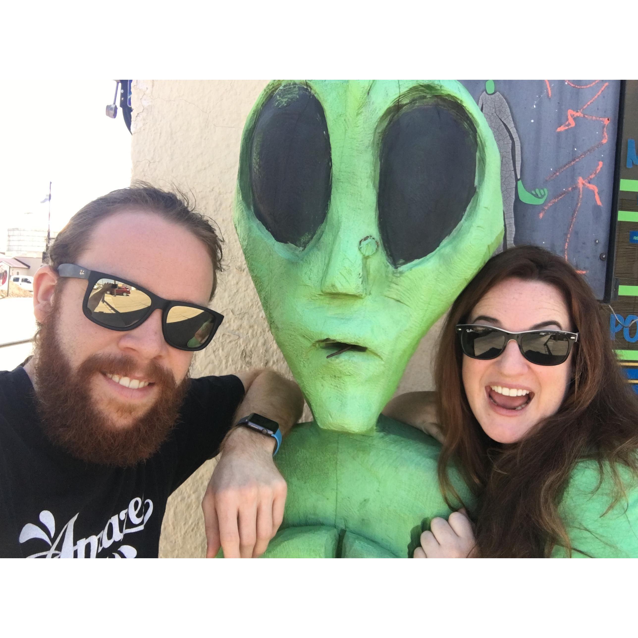 Hanging with a fellow Alien on roadtrip adventures