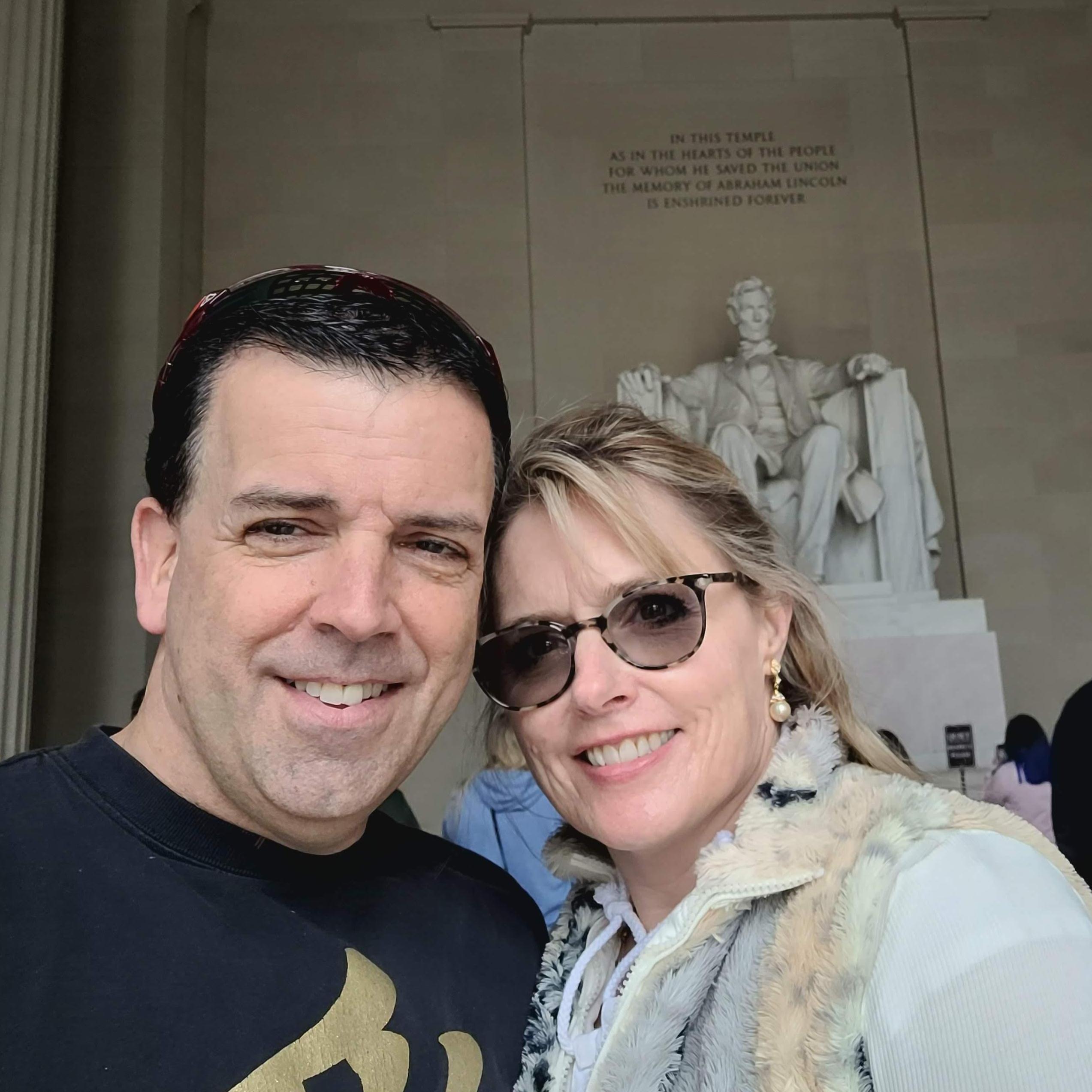 Lea and her kids in DC for Thanksgiving