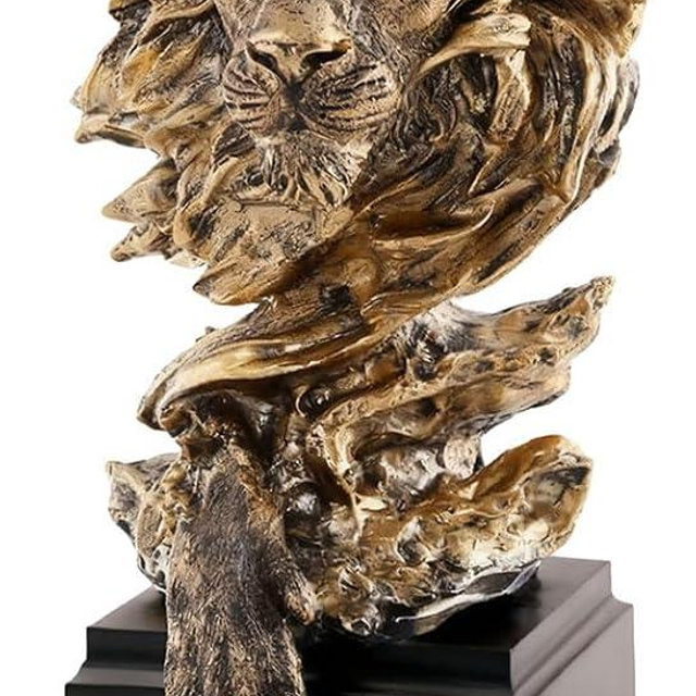 CUZOKOLA Large Lion Statue Modern King of Royal Golden Lion Head Collectible Figurine Sculptures Decoration for Home/Bookshelf/Room Accessories Best Manly Lion King Gifts for Men,Office Decor for Men