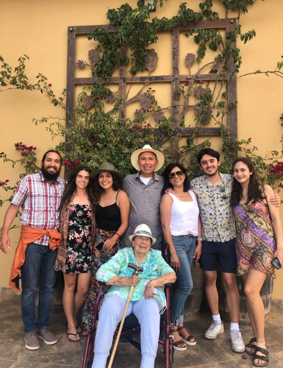 The Wedding Website of Rosa Chacon and Ralph Rodriguez