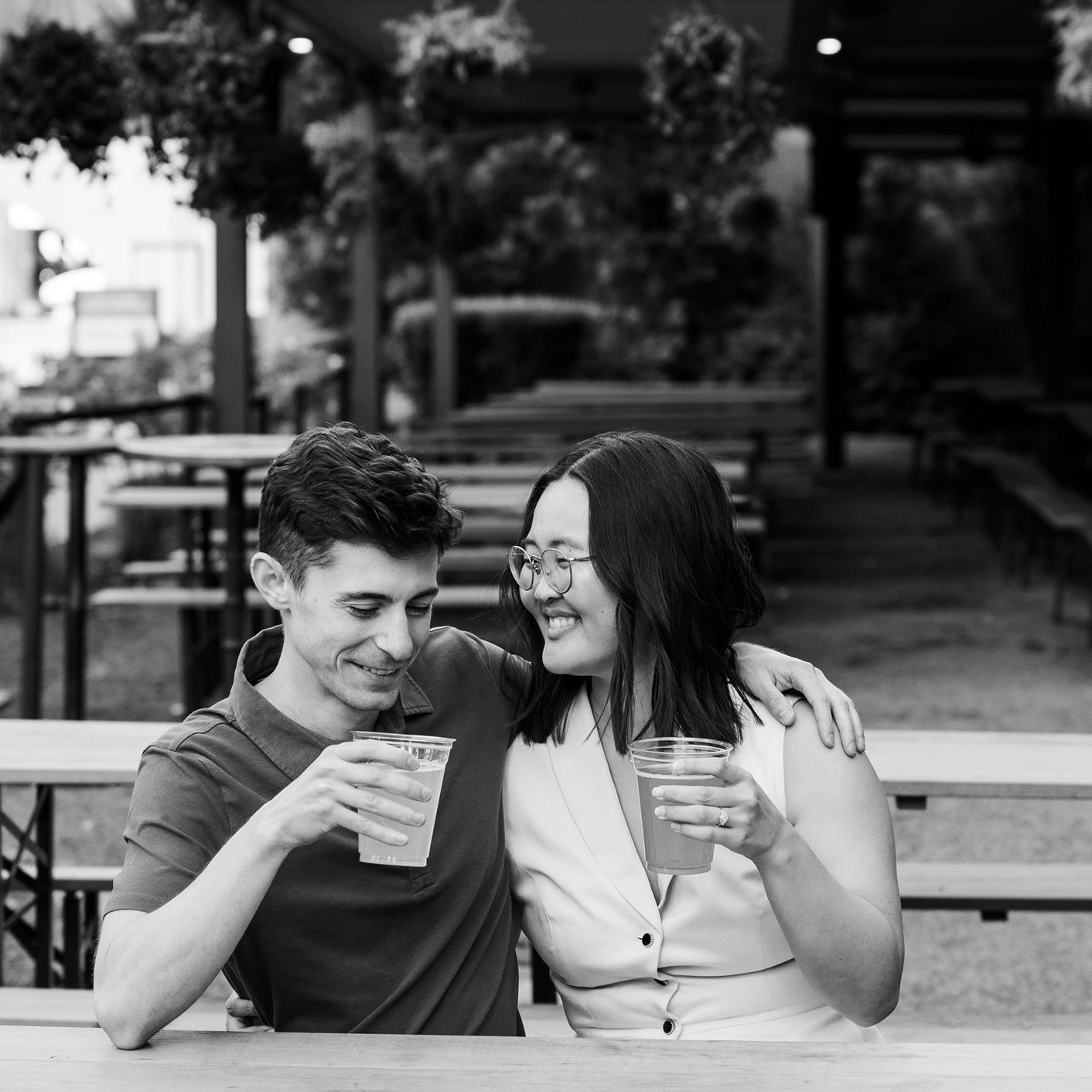 Engagement photos: Chicago (cracking a cold one)