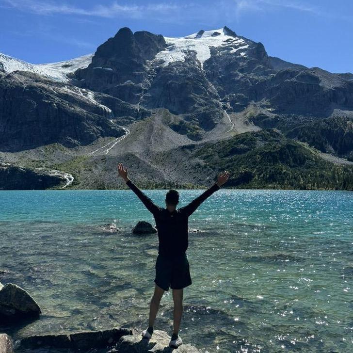 🌲 Hiking a Joffre Lake, hermoso todo: Senderos, lagos turquesa y mucho amor.