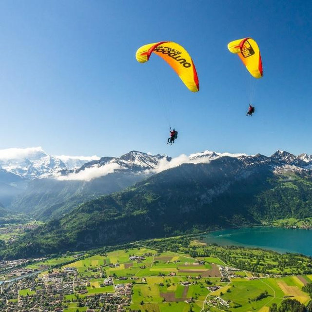 Paragliding in Switzerland