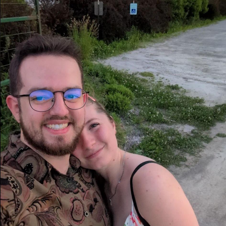 Gateway Farms Date - good food, beautiful scenery