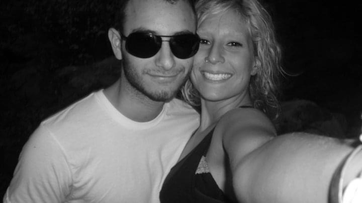 Nov 2010 - after dating for just a month Jeri decided to bleach her eyebrows... sam was incredibly accepting π«Άπ½