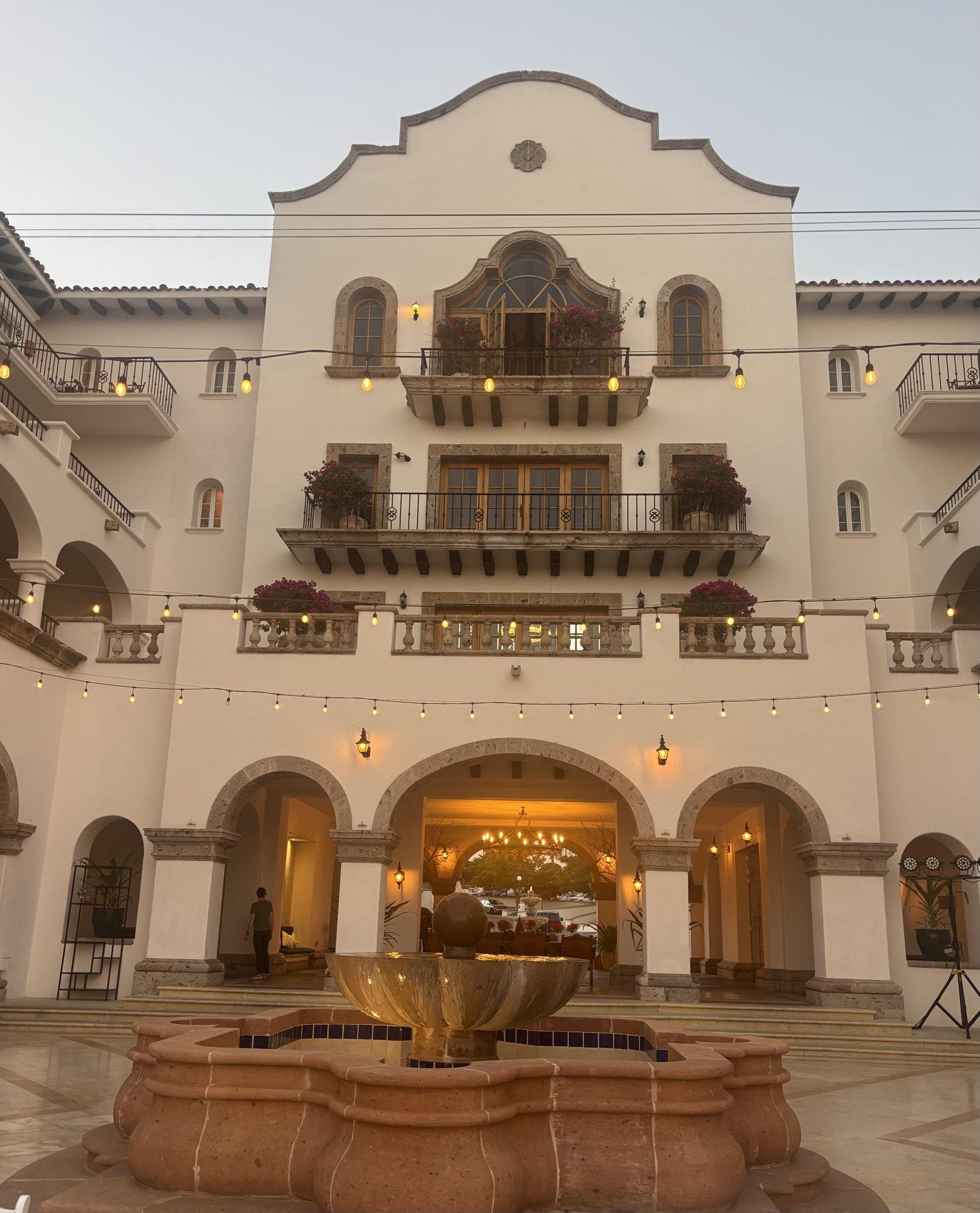 The Wedding Website of Lindsey Macha and Colin Mulligan