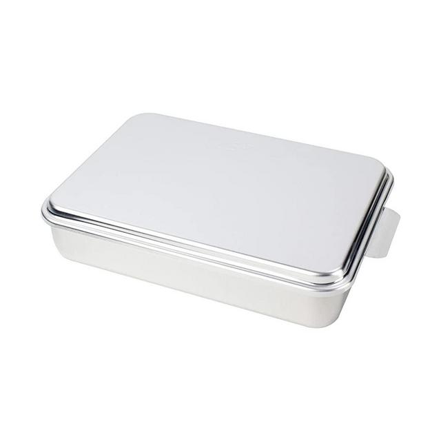 NESCO Aluminum Cake Pan with Classic Lid