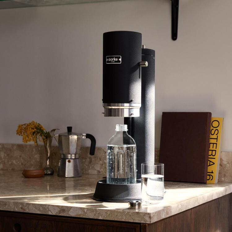 Aarke, Carbonator Pro with Co2 Cylinder | Zola