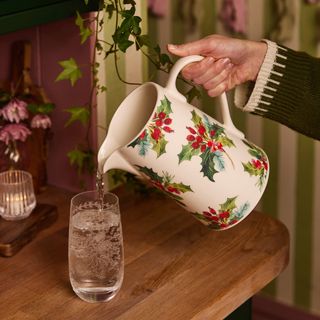 Botanic Garden Christmas Holly Bella Jug
