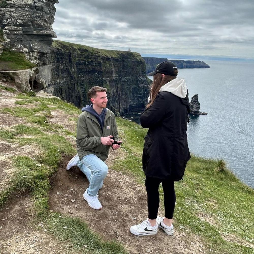 Ali Seiter and John Neuman's Wedding Website, image size:1000x999