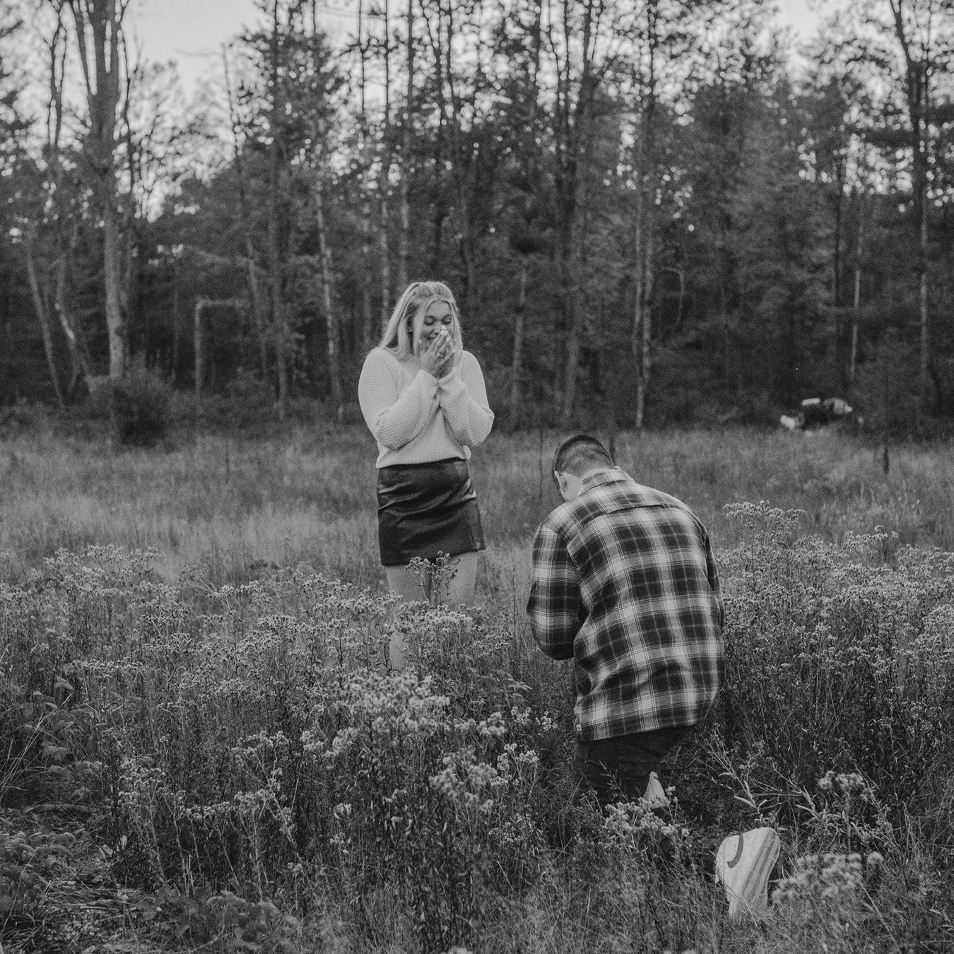 The moment isabelle said yes, she knew the ring box was in Ashton’s back pocket the whole time we were taking pictures.