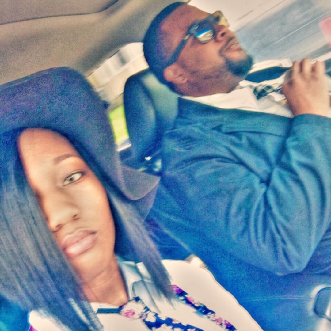Typical M&M, him driving and her taking advantage of a photo opportunity....
