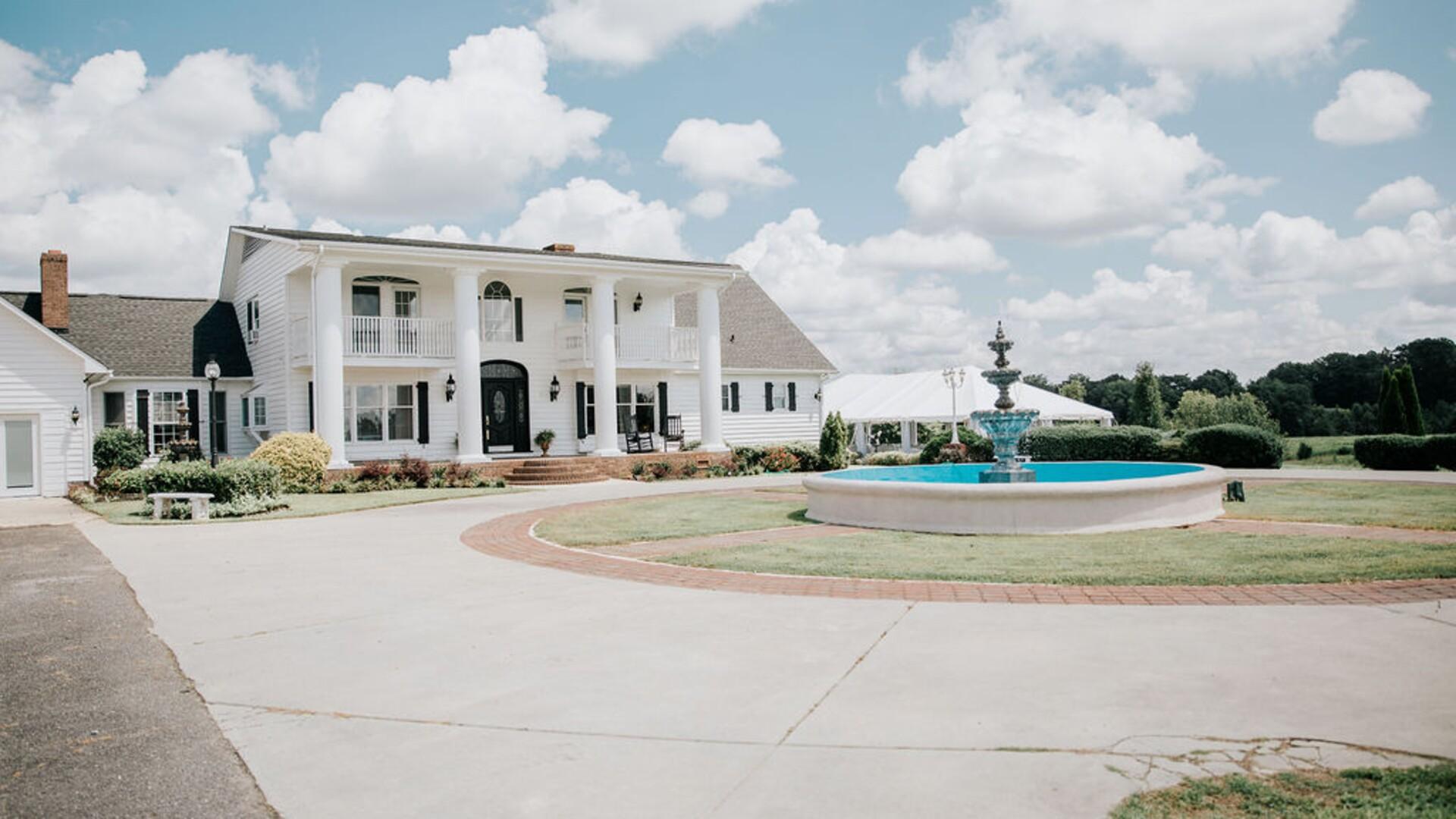 The Wedding Website of Ashlyn Mull and Erik Kugel