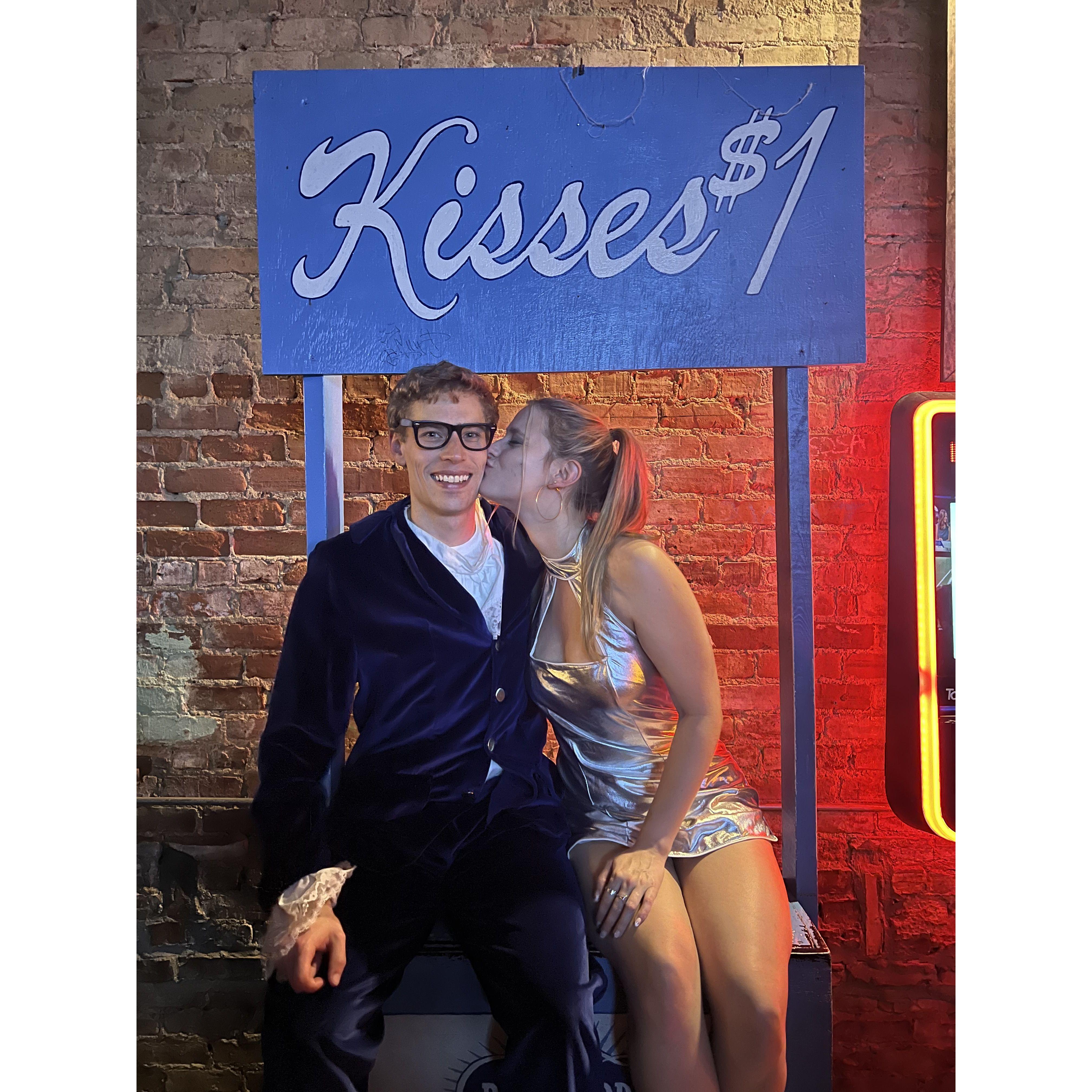 Austin Powers costume Halloween 2023