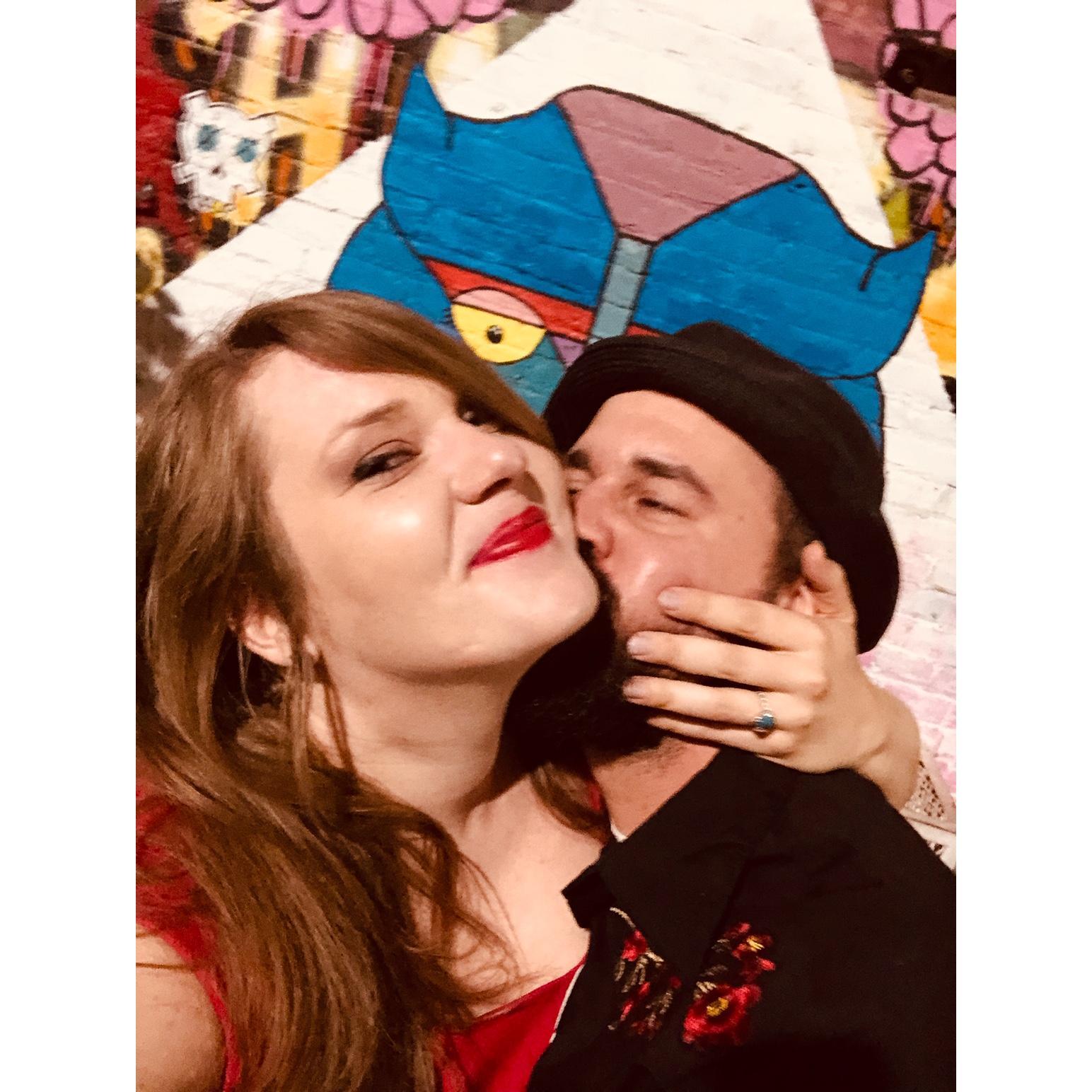 Matt took Abby to a Mason Jennings show at the backroom at Collectivo. After the show, a Mr. Senior's burrito, an altercation with a street person on North Ave, and some fro yo-he popped the question!