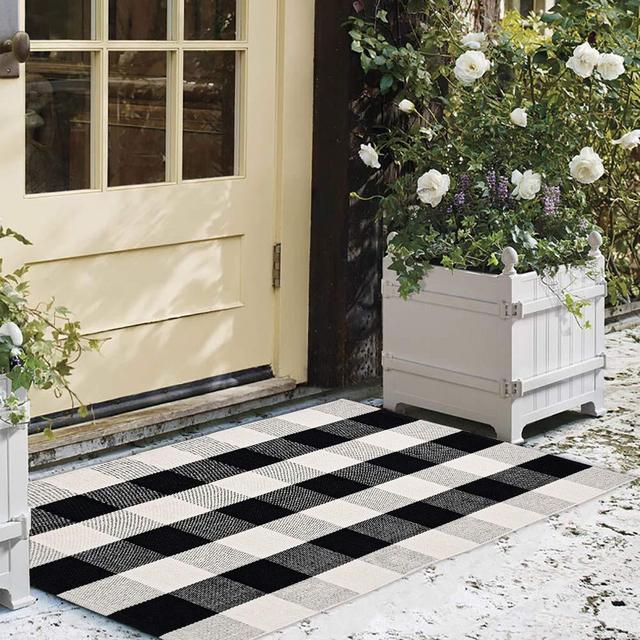 CHICHIC Buffalo Plaid Check Rug Area Rug Fall Decor Doormat Checkered Floor Mats Welcome Layered Mat Indoor for Door Porch Kitchen Farmhouse Entryway Bathroom Carpet Bedroom, Black White, 23.2x37 Inch