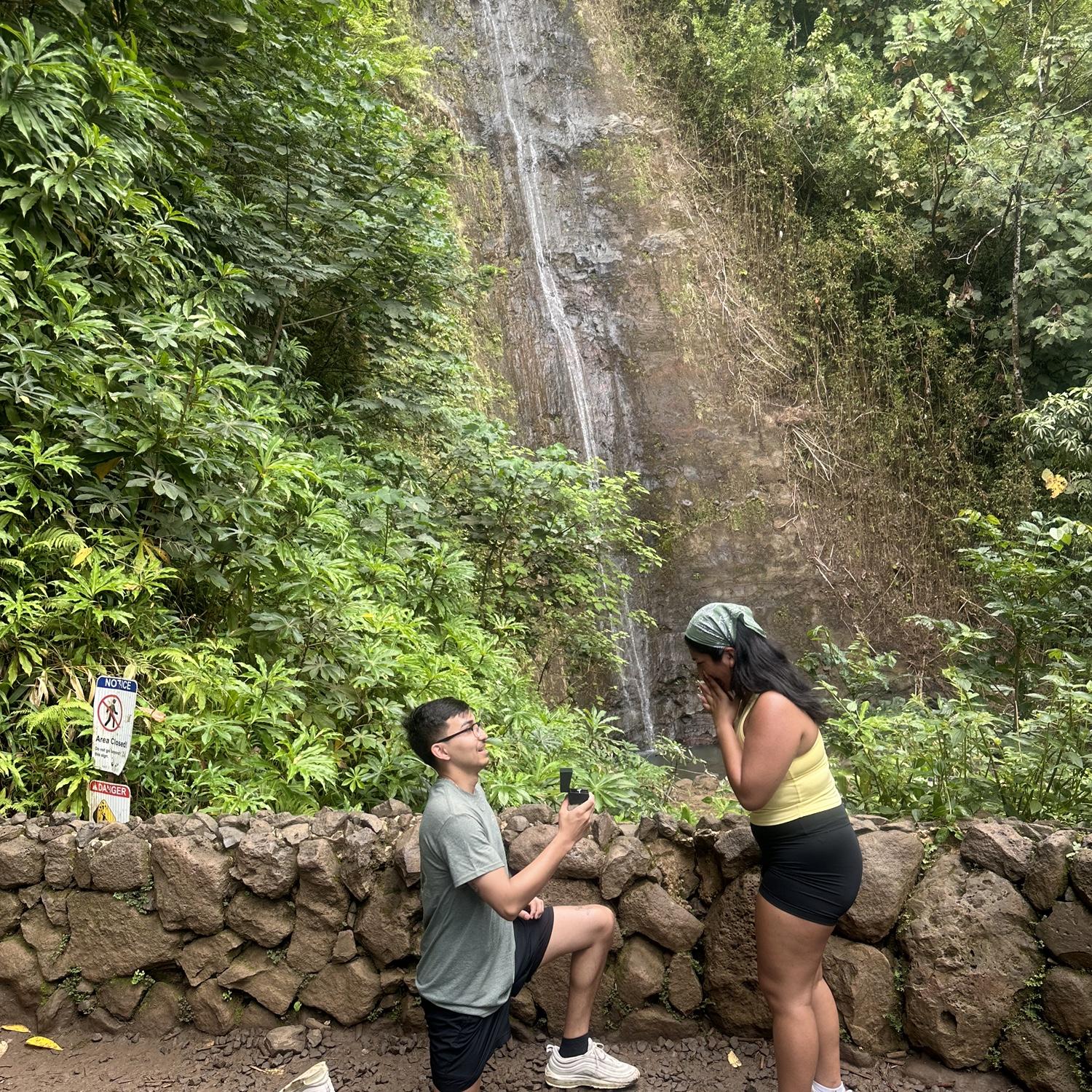Isaac proposing to Zelma on a hike in Hawaii !!
