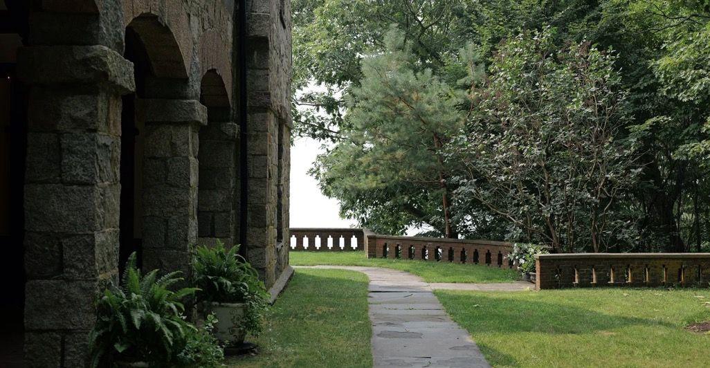 The Wedding Website of Lynne Giddings and Leo Sutera