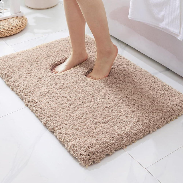 ILANGO Beige Bathroom Rugs 36" × 24" Non Slip & Super Absorbent Extra Thick Soft, Washable Bath Mat for Floor, Microfiber Plush Shaggy Bath Rug with Rubber for Bathtub Shower Room Sink