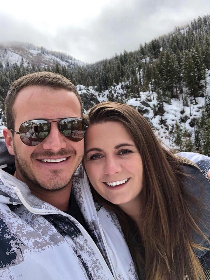 Steamboat April 7th, 2018 when we started dating. That was our first trip together. ~~ Nossa primeira viagem juntos, quando começamos a namorar.