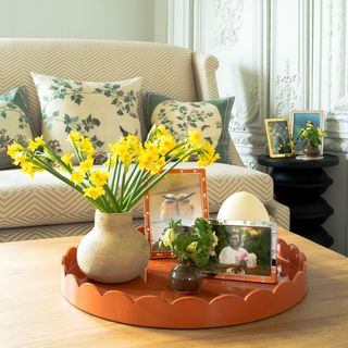 Scalloped Large Round Lacquered Tray