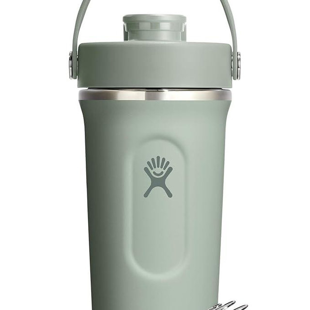 Hydro Flask Shaker Bottle – Insulated Stainless Steel Gym Bottle for Pre Workout & Protein 24 Oz Agave Green
