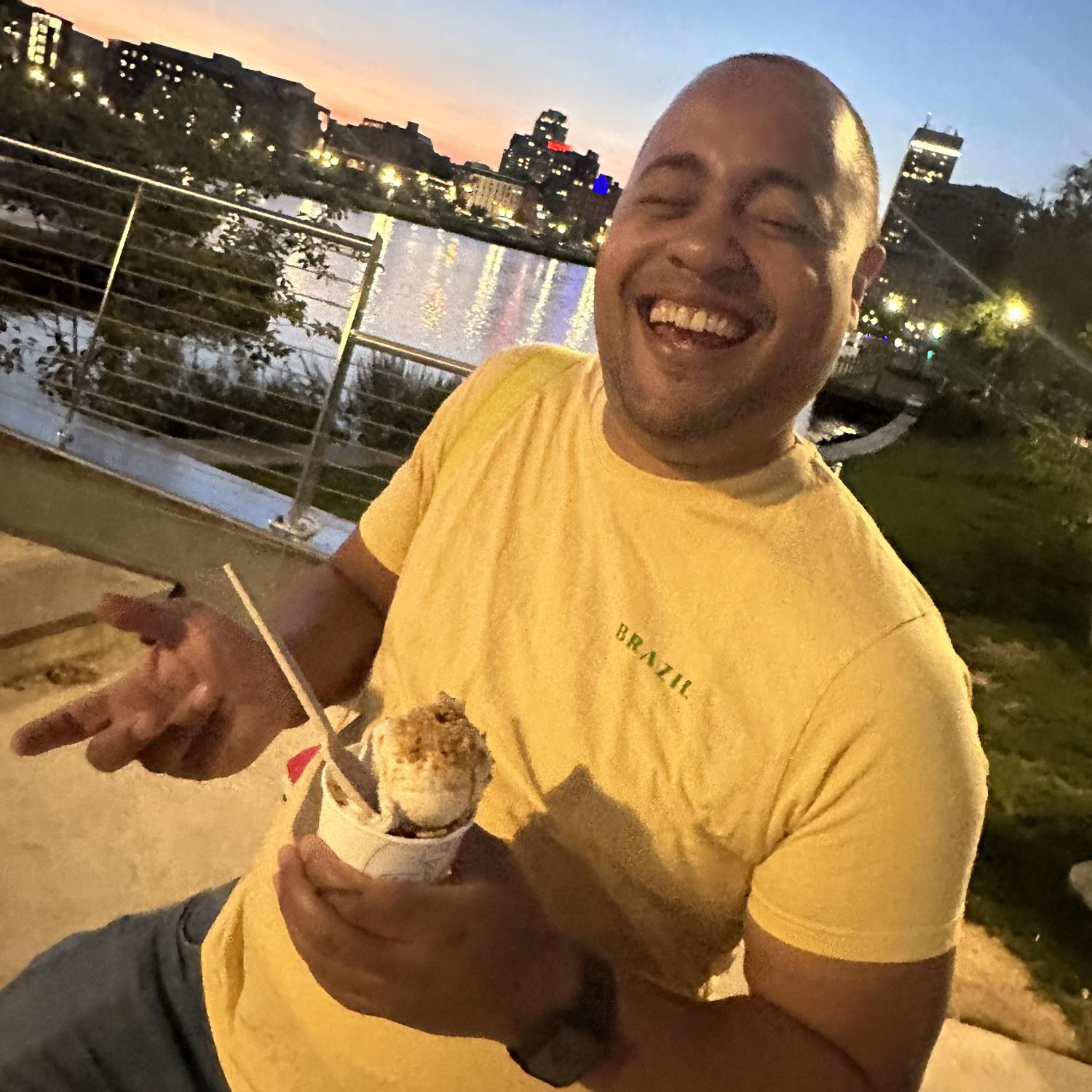 Ice cream on the pedestrian bridge, Sept 2023